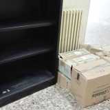 Le librerie vuote che attendono di essere riempite dai libri